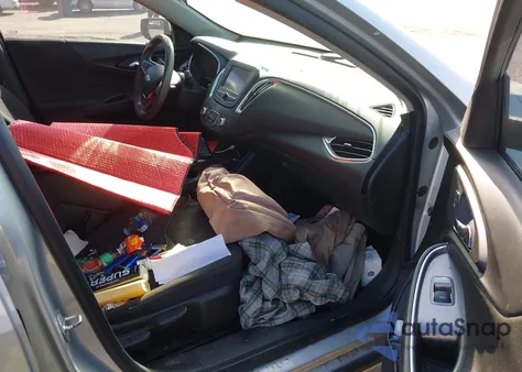 2018 Chevrolet Malibu Lt z USA, uszkodzony, nr VIN 1G1ZD5ST3JF184289